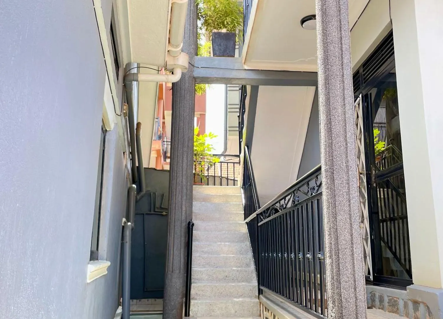 K Kitende Apartments 坎帕拉 0*,